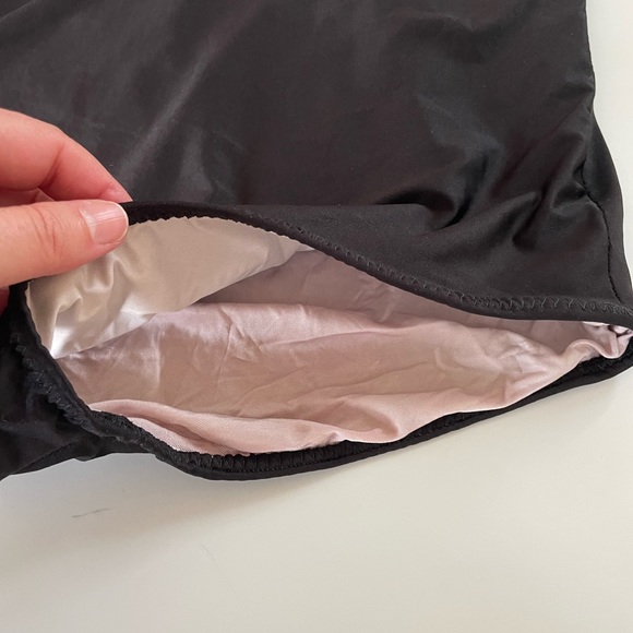 Red Dolly Vintage Pinup Halter One Piece Swimsuit - Picture 3 of 6